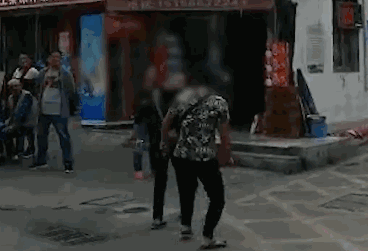 维族女人第一天见面认识?这些细节不注意可能踩大雷!,维族女生好追吗