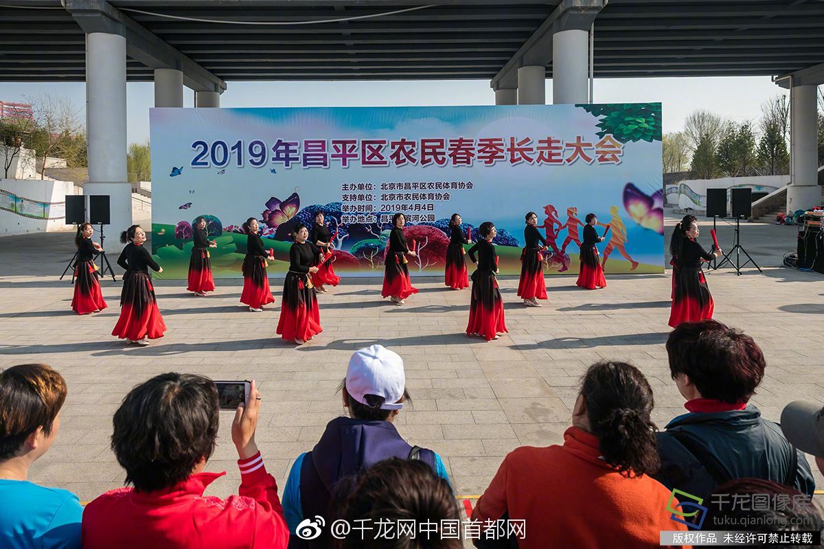 深圳龙岗东三村巷子里 _ 加勒比海盗