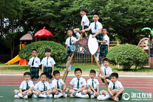 嘉峪关火车站附近有服务没,嘉峪关火车站在什么地方