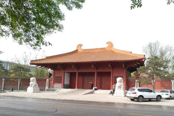 自治区人民医院对面站街叫什么,自治区人民医院附近